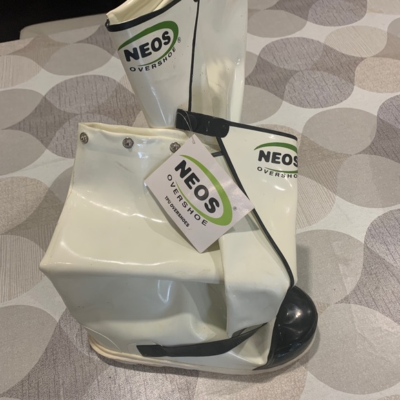 NEOS Overshoe. Steel toe 🥾❄️size med unisex see picutre for size - Picture 3 of 7